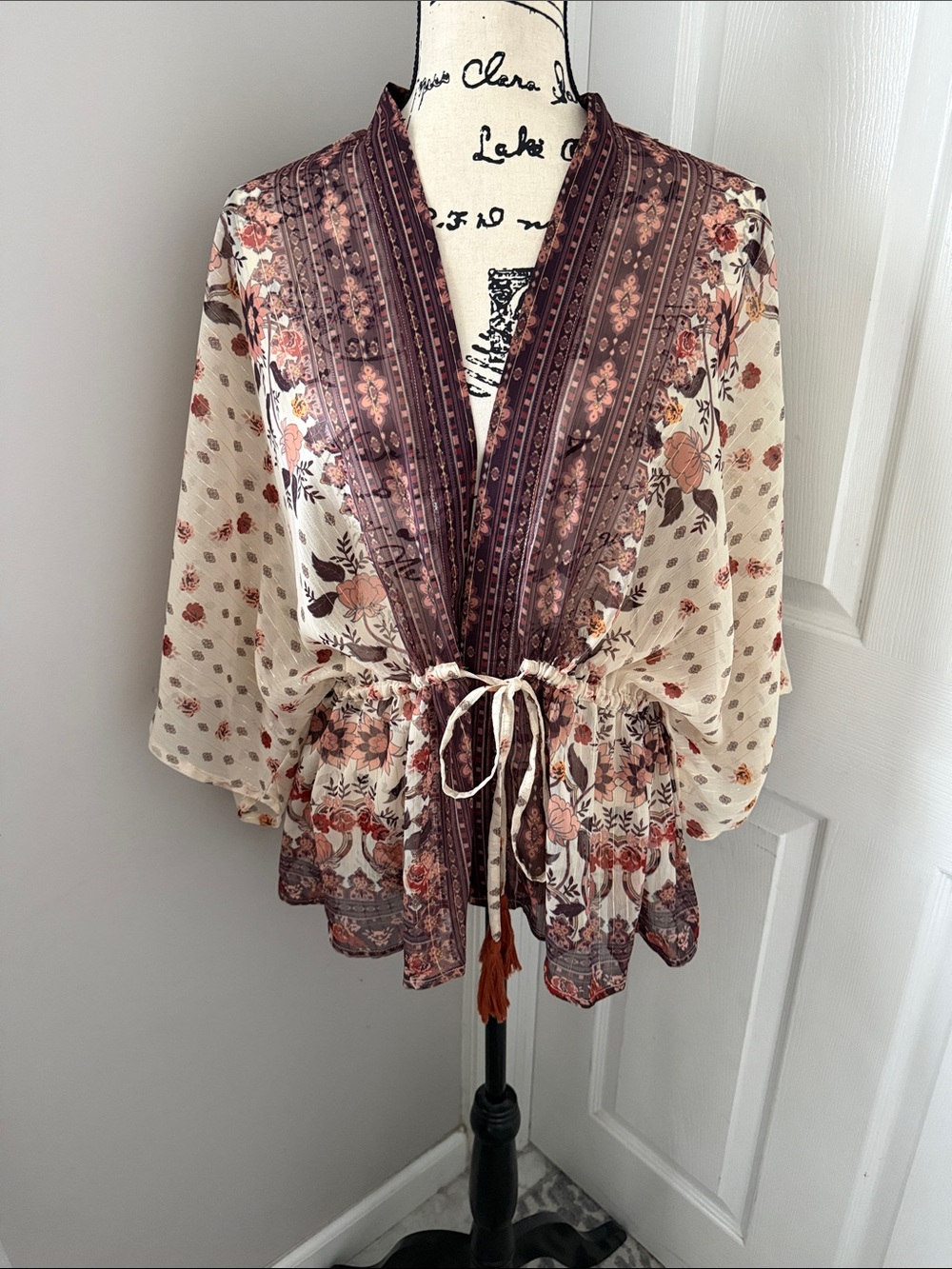 Live 4 Truth Floral Tie-Waist Kimono Top - Cream & Mauve